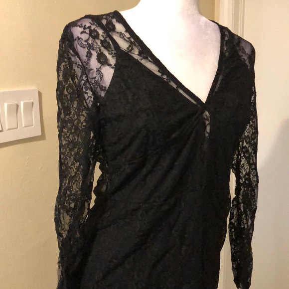 Fits 6-8 All over lace V neck lace back midi - Picture 3 of 8